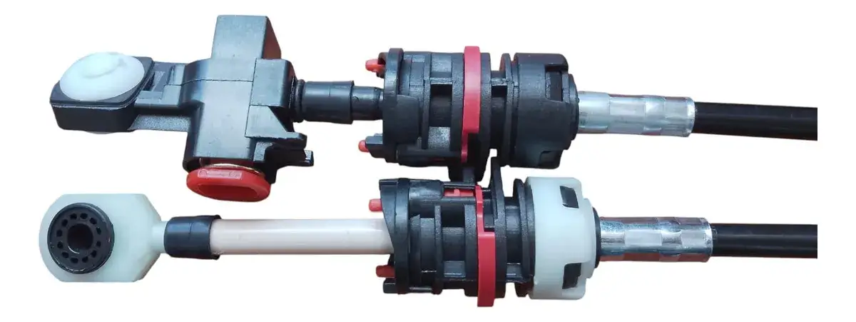 Juego de cables de selectora Ford Ecosport / Fiesta – Tipo original Código: 2S65-9E731-BE Marca: Importado. Juego de cables de selectora para Ford Ecosport y Fiesta. Repuesto importado de calidad tipo original, ideal para solucionar dificultades al pasar los cambios o desgaste del sistema de selección.